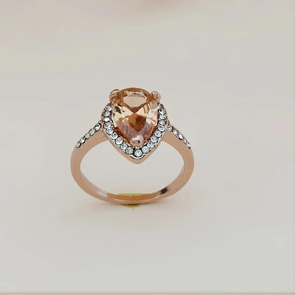 2.50 C Pear Shape Simulated Pink Morganite & White CZ Elegant Ring. - Picture 1 of 8